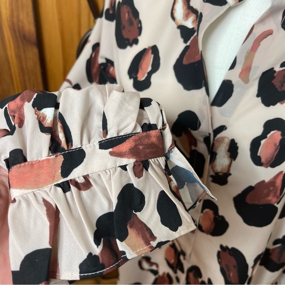 Eloquii Printed Button Down with Ruffle Neck NWT 18 - Picture 9 of 10